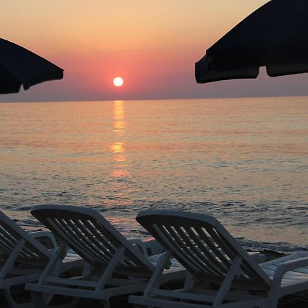 Hotel Za Maria Santo Stefano di Camastra Bagian luar foto