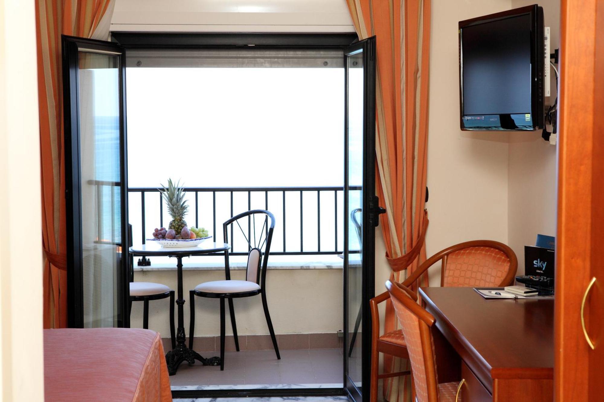 Hotel Za Maria Santo Stefano di Camastra Ruang foto