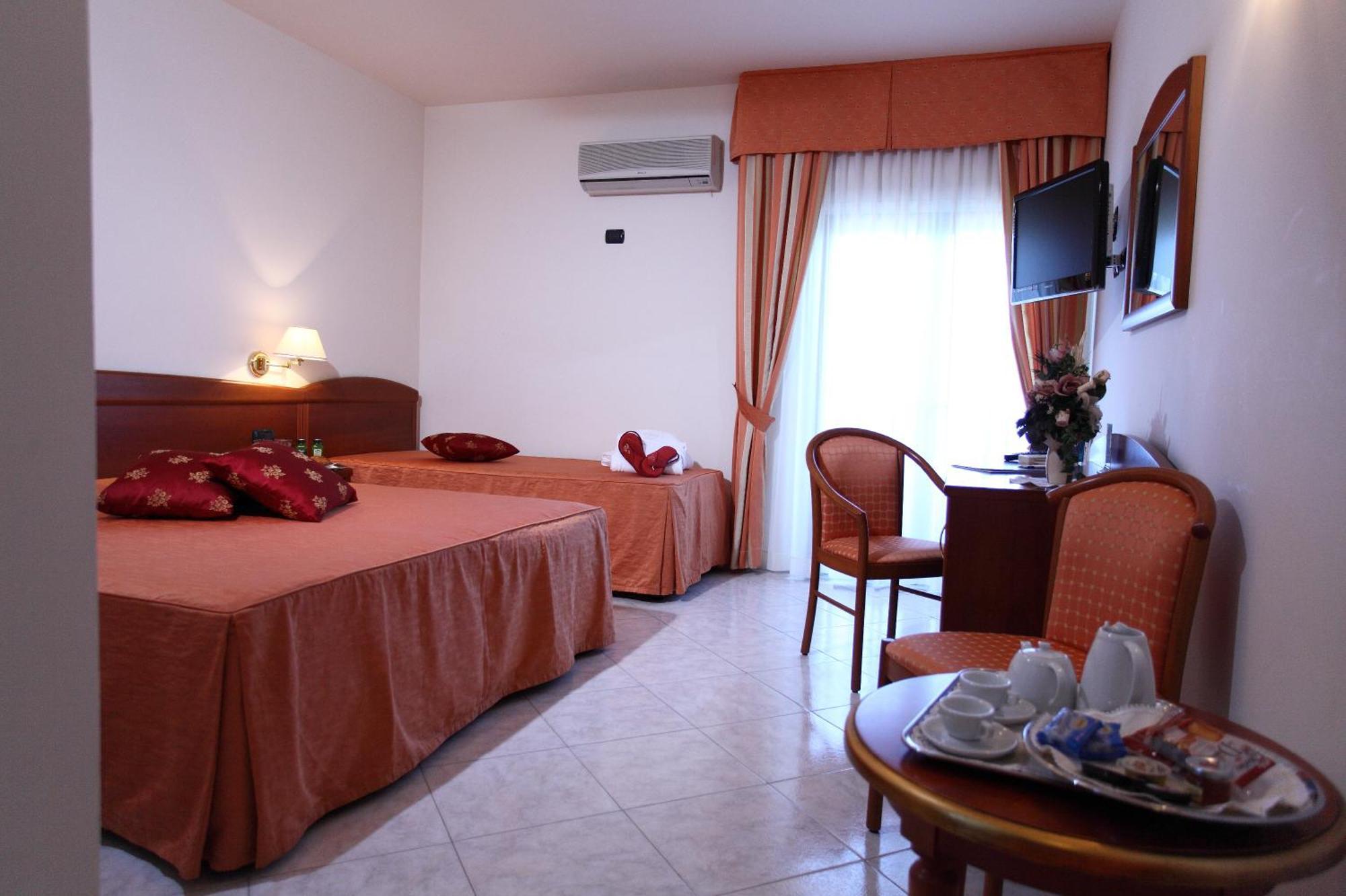 Hotel Za Maria Santo Stefano di Camastra Ruang foto