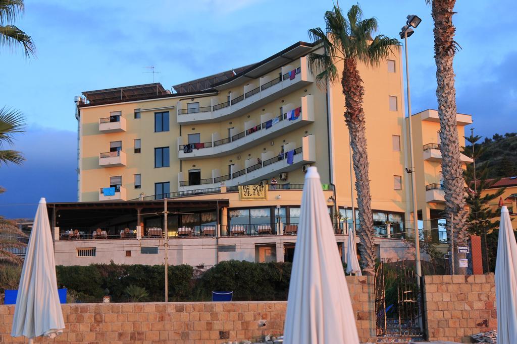 Hotel Za Maria Santo Stefano di Camastra Bagian luar foto
