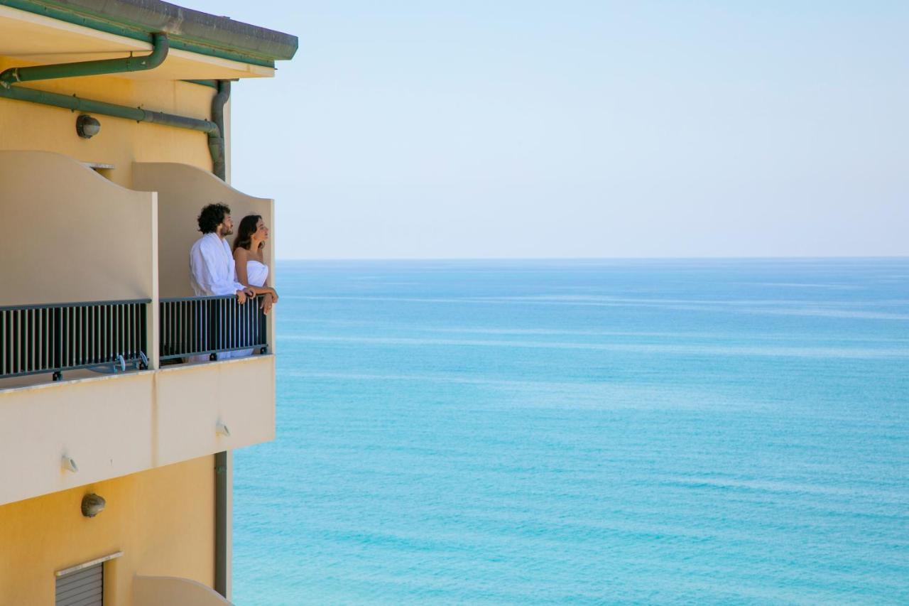 Hotel Za Maria Santo Stefano di Camastra Bagian luar foto